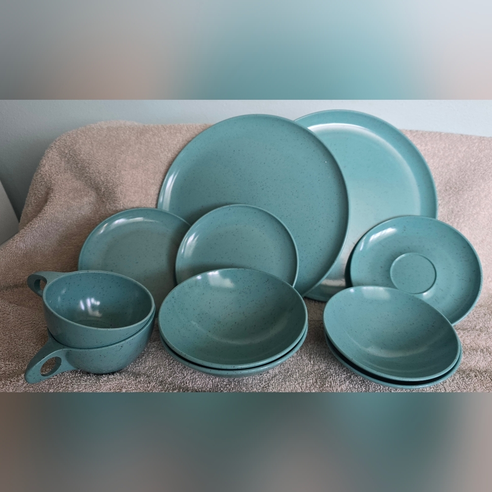 Holiday By Kenro Robins Egg Blue 11 Piece Mixed Set